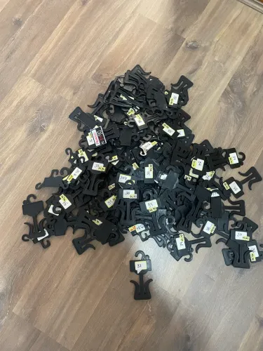 Cabides para chinelos (130 unidades)