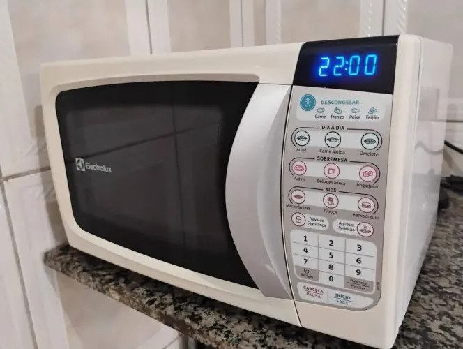 JÁ É O MENOR PREÇO 250,00 23L MUITO BEM CONSERVADO REVENDO
