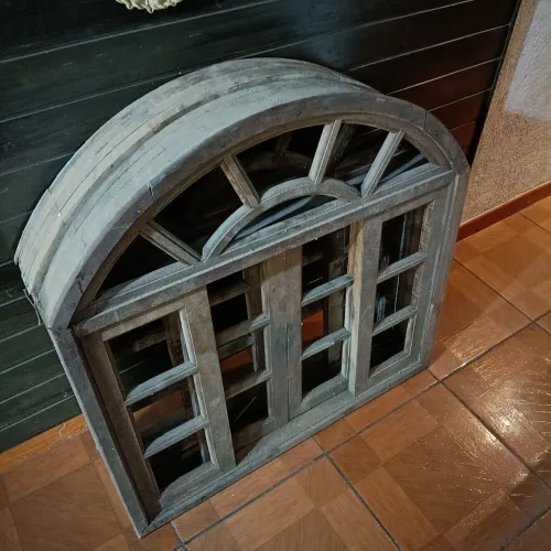 Janela de madeira 1x1 bom estado aceito cartão ou troca