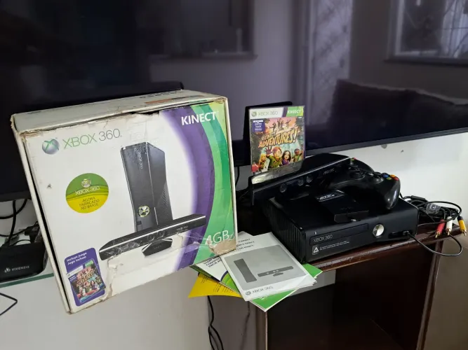Xbox 360 Slim Lacre de Fábrica (Nunca Aberto) + HD 320GB + Knect com Jogo Original