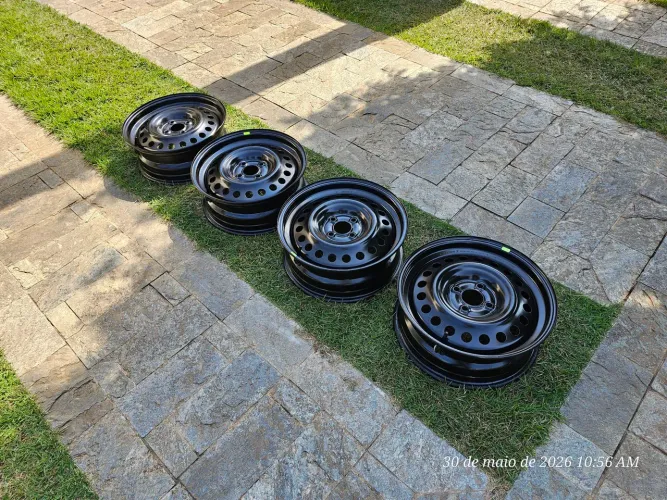 Kit de 4 rodas de aço 16 polegadas - Nissan Kicks