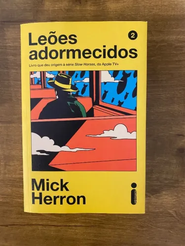 Livro Leões Adormecidos *USADO*