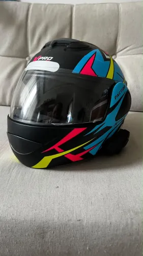 Capacete robocop
