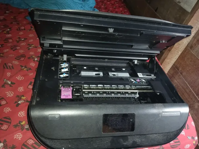 Vendo uma impressora so falta o cartucho 300  reais em bom estado de uso 