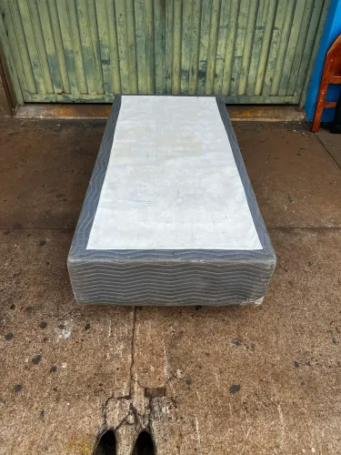 Base box de solteiro cinza