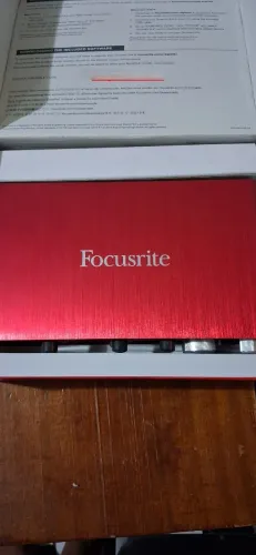 Placa de Audio Scarlett 2i4 - Leia a descrição