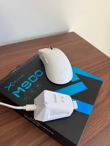 Delux M900 PRO Mouse Gamer Sem Fio com Taxa de Polling de 8K, Dock de Carregamento 
