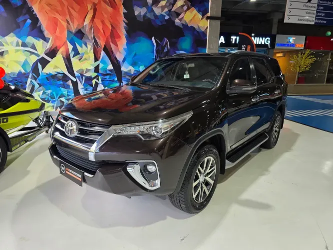 Toyota Hilux SW4 SRX 4X4 2.8 TDI 16V Dies. Aut. 2018
