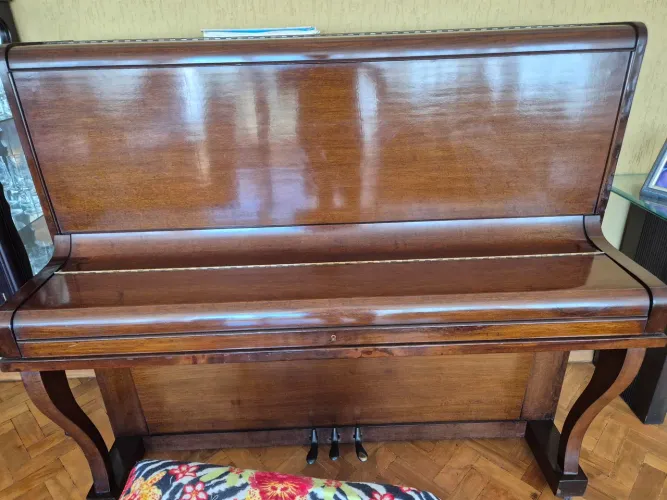 Piano Vertical Essenfelder - Madeira Maciça