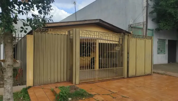 Casa à venda no Jardim Itália em Foz do Iguaçu/PR - 120,35m², 3 quartos e edícula com chur