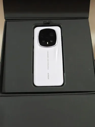 Honor Magic 8 RSR 48 GB RAM