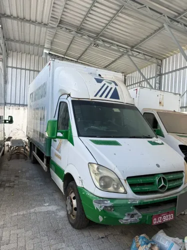 Sprinter 415 ano 2014 (precisa fazer motor)