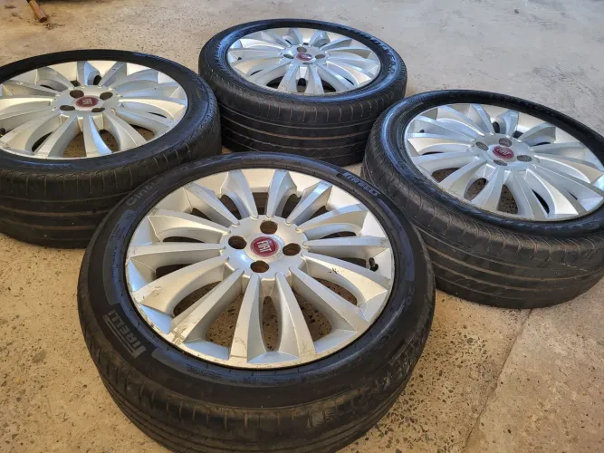 Rodas aro 17 originais Fiat (furação 4x98)