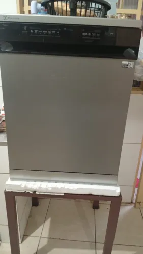 Lava-Louça Electrolux 14 Serviços Inox com Programa Lava e Seca 50' LS14E Cor: Inox
