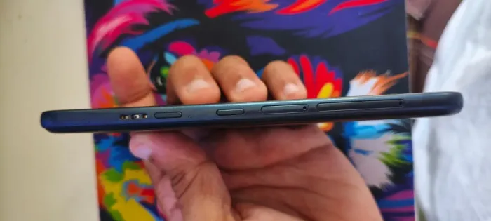 LG 12+ TA COM O BOTÃO DE VOLUME + QUEBRADO PRA VENDER LOGO