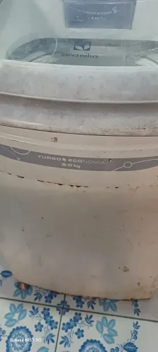Vendo essa maquina de lavar da marca eletrolux 8k funciona bem mas estar nesse estado 