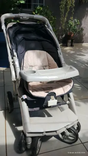 Carrinho bebe com bebe conforto
