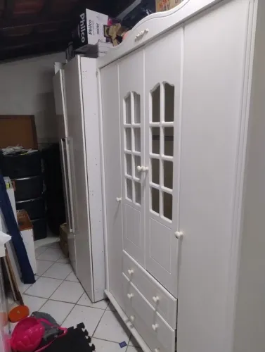 Guarda roupa provençal em madeira infantil branco