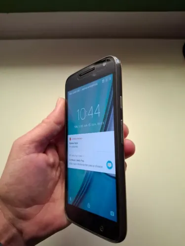 Smartphone Motorola Moto G4 Play 16GB - RAM 2GB - Quad Core - 4G - 8MP - Tela 5" 