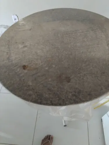 Mesa pedra de mármore sem cadeiras