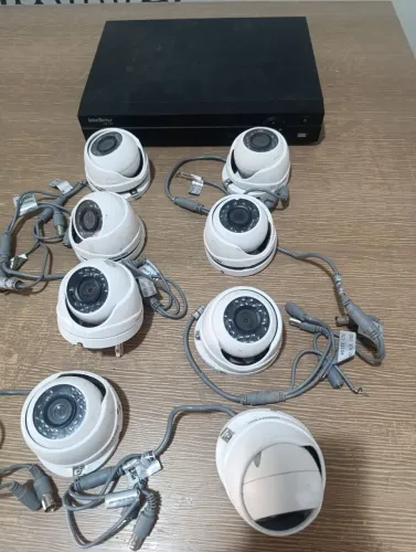 Cameras de segurança +  DVR 8 canais 