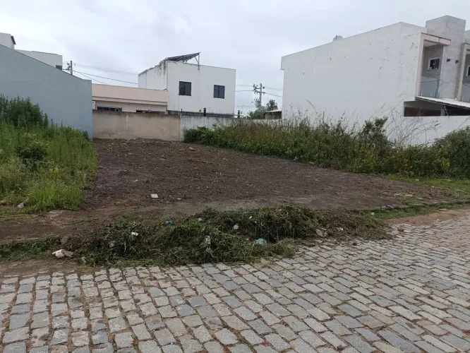 Terreno no Jardim Botânico escriturado