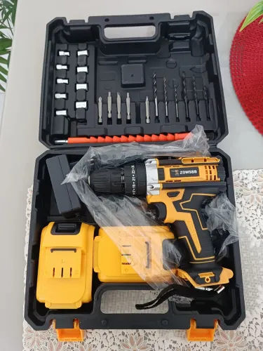Parafusadeira Furadeira Elétrica 21v Com 2 Baterias + Maleta Amarelo 127/220v 50hz