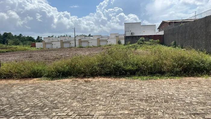 02 lotes no valor de um no loteamento Bosque da prata