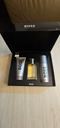 Kit Hugo Boss Bottled - Perfume 100ml + Desodorante + Gel de Banho