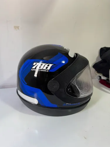 Capacete pro tork novo