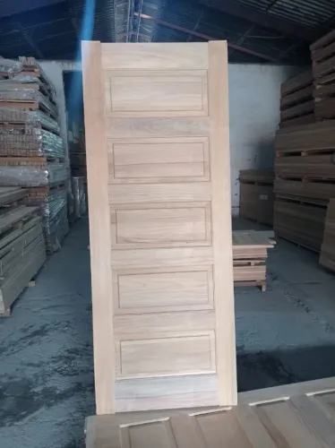 Porta de Madeira maciça Tauari modelo gaveta 60/70/80