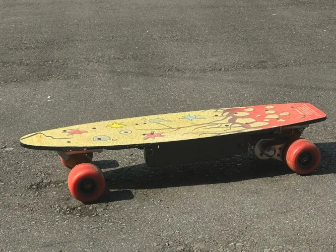 Skate elétrico só precisando trocar bateria super novo