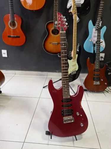 Guitarra superstrato