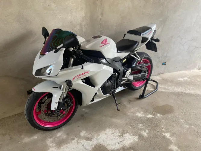 Vendo minha linda CBR 