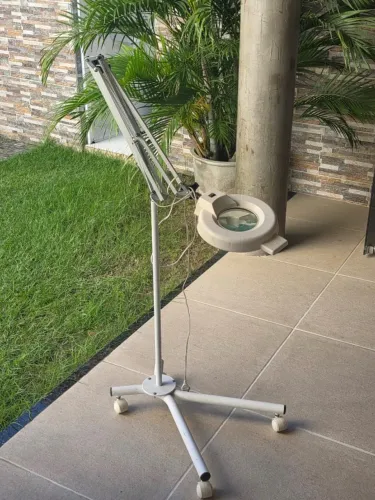 Lupa com tripe RAMSOR com 1 lampada