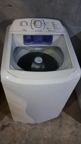 Máquina de lavar 12kg em ótimo estado