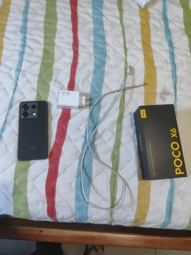 Celular com carregador
