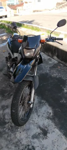 Vendo moto bross 150 esd 2006 com ipva já pago, placa nova padrão mercosul é só tranferir 