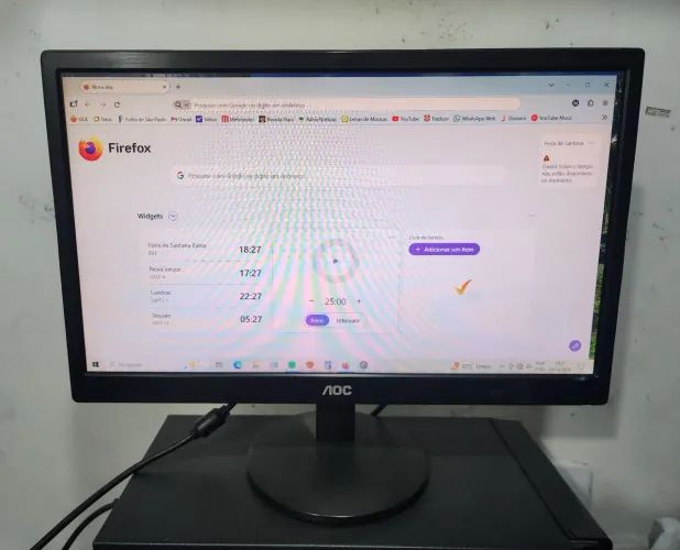 Monitor AOC Led 18.5 linha vertical na tela