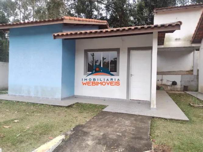 Casa à venda em condomínio fechado Imóvel com:- 2 dormitórios- Sala de estar-Sala de janta