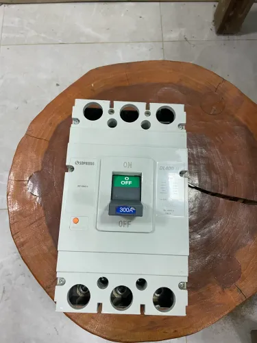 Disjuntor soprano caixa moldada 300 A DL400-H tripolar