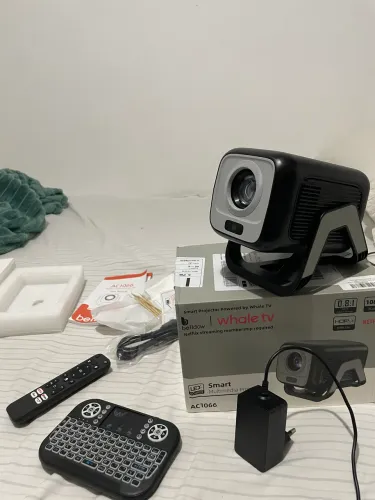 Projetor Bettdow AC1066 Full HD 1080p - Smart/Netflix - Pouquíssimo uso