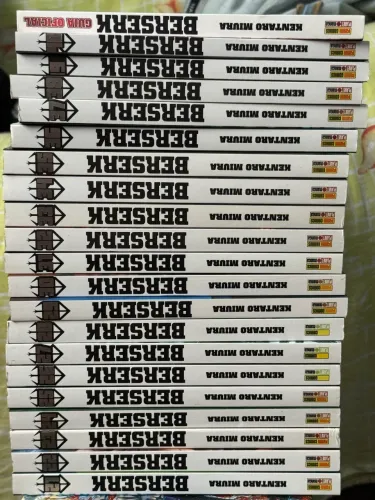 Coleção Berserk 1 ao 42 + Guia Oficial