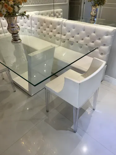 Mesa laqueada