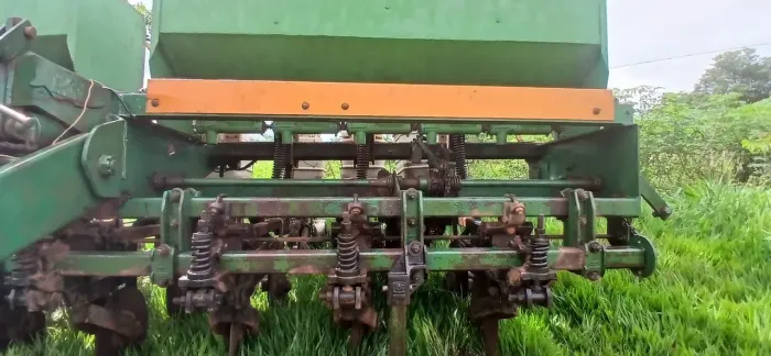 Plantadeira tatu