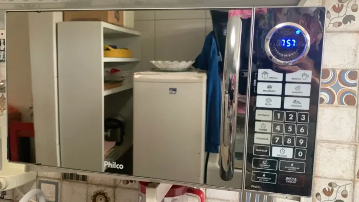 Microondas Philco 30L espelhado