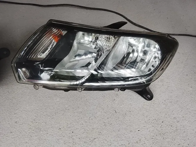 Farol de Logan Sandero 2015/18 L d