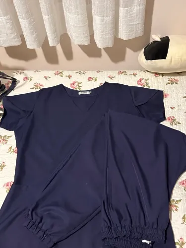 conjunto uniforme azul marinho