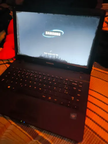 Notebook Samsung NP270E4E 6g ram e 500gb + fonte