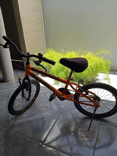Vendo bicicleta aro 20 semi nova